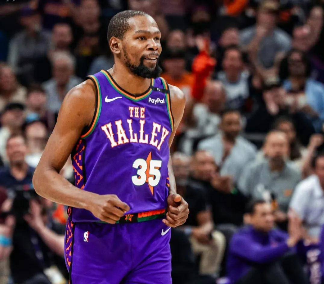 杜兰特回归赛场，惊险取胜首场状态亮眼，德国队观众沸腾！